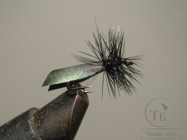 Муха на двойнике (ДВХ № 7)  Caddis (Turkey Quills) Peacock Black кр. № 10