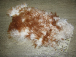 Перо курицы на коже Soft Hackle Chicabou Brown / White ( распродажа П- 135 )
