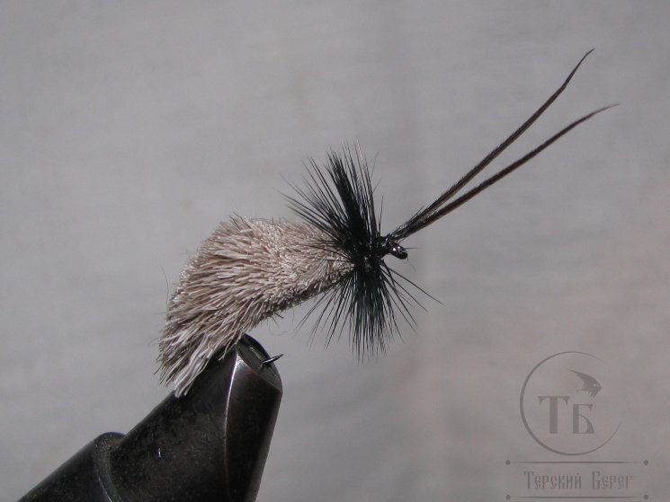 Mуха (5) Goddard Caddis Natural / Black Kumho № 12