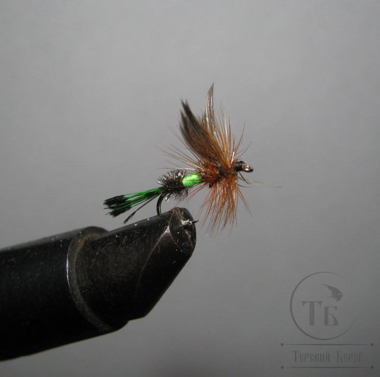 Муха сухая Dry fly Quill DFQ 08 "Royal Coachman Fl. Green Var. "крючок № 16 ( Kumho )