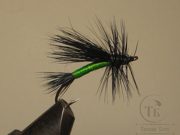 Муха сухая Stimulator ( 28 ) Black Fl Green  крючок № 10 Kumho