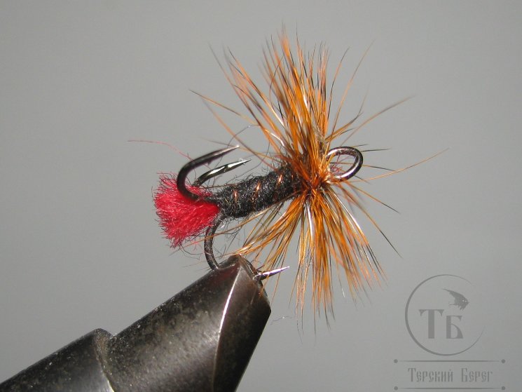 Муха на тройнике "хариус форель" ( 26 ) Black Red Tag кр. №10