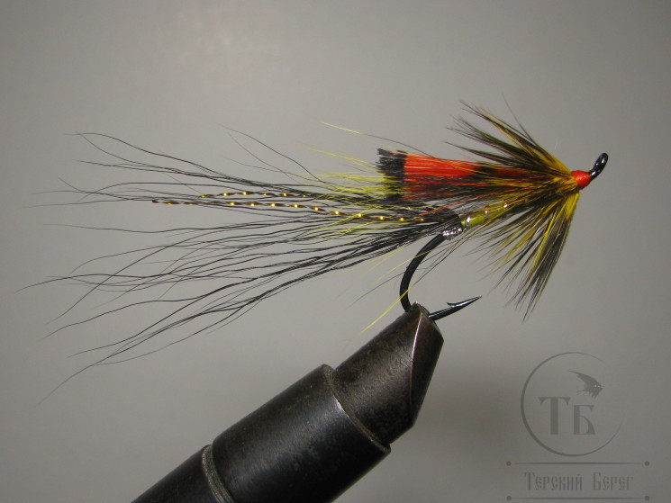 Муха лососевая на одинарном крючке ( 35 ) Tunder Shrimp Kumho Salmon Black № 6