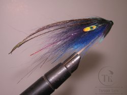 Муха лососёвая серия "Бурняк" ( 9 ) IJC Fl. Purple Blue Fl. Lt Blue tag ( пластик 1,0 дюйм )